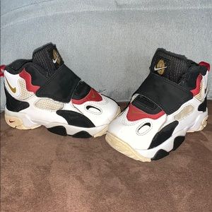 Toddler Nikes size 6c